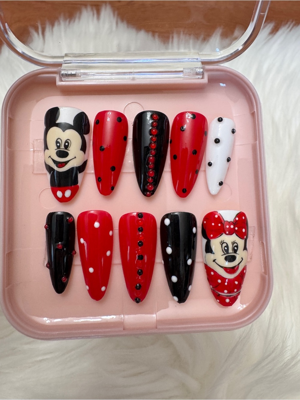 Mickey and Minnie Mouse Press-On Nail Set